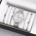 Set orologio al quarzo argentato con quattro bracciali in metallo coordinati - 5 Pezzi (2+) / Collezione Bracciali Argento (Senza Scatola)