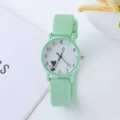 Orologio al quarzo minimalista con cinturino in silicone verde per donne studenti moda - Prezzo Diretto di Fabbrica / Stile Gatto Nero / Verde