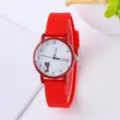 Orologio al quarzo in silicone rosso con grazioso quadrante gatto nero e numeri. - Prezzo Diretto di Fabbrica / Stile Gatto Nero / Rosso