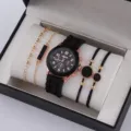 Set di orologi al quarzo da donna con cinturino in silicone e bracciali abbinati in confezione. - Orologio al Quarzo Nero con Set di Bracciali (32) / Senza Scatola / Nero