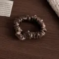 Handgemachter 100% Maulbeerseide Haargummi, dunkelbraunes Haarband, elegantes französisches Design. - S / Kaffeebraun