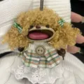 Handgemaakte zaadpeul pop tas hanger schattige creatieve pluche charm met groen ruitjesjurk auto. - Hoogwaardige bruine haarkleur uitvoering