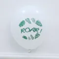 Palloncino in lattice bianco da 12 pollici con foglie tropicali verdi e stampa ROAR decoro. - Stile ROAR Foglia Bianca / 12 pollici