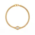 Gedetailleerd uitzicht op de elegante dubbelstrengs gouden slangenketting armband. - Slangenketting Ruit Strass