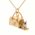 Gedetailleerd overzicht van vergulde mini handtas medaillon ketting met schattige bulldog bedel. - Gele Tas Ketting met Hondenpatroon (JPNK262808KI) / Geel