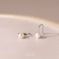 S925 Silber Minimalistische Perlen Ohrhaken Elegante Mode Damen Schmuckstück Alltag - 6MM Brotperlenstil (E2568) / Weißgold