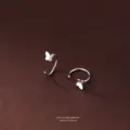 S999 sterling zilveren vlinder oorringen voor vrouwen, minimalistische oorklemmen. - 990 zilver / Vlinder
