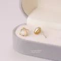 S925 Silber geometrische Opal Ohrstecker, minimalistischer Modeschmuck für Frauen. - Dreiecksform Gold