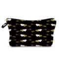 Bolsa cosmetica negra con estampado de corazones y flechas, ideal para maquillaje y viajes. - Estilo Estampado Corazón Blanco Flecha Dorada Base Negra (hzz5984)