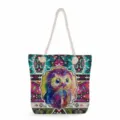 Vista detallada del bolso de playa de lona con estampado de búho colorido y asas de cuerda. - Estampado Búho (ms3440)