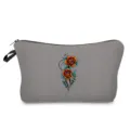 Nahaufnahme Detailansicht der grauen Kosmetiktasche mit leuchtendem Orangemuster. - Grau Tattoo Stil Zwillingsblume Stil (hz5083)