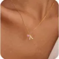 Collana con pietra portafortuna a cuore e lettera A in oro per donna stile elegante e chic - Lettera A / Luglio