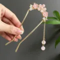 Elegant Chinese style floral hairpin featuring pink flowers and dangling tassel - U-Shaped Buyao Pink Flower Artificial Pearl Tassel Style (2860)