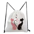 Détail d'imprimé chat et cœur mignon sur sac à dos cordon en toile blanche pour loisirs. - Style Chats En Couple et Cœur Blanc (sk4052)