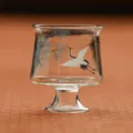 Tasse à thé en verre sur pied avec élégante peinture de pin et de grue pour la cérémonie. - Série Pin vert et grue blanche - Tasse de dégustation D4