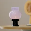 Bougeoir lanterne en verre violet avec socle noir, décoration d'intérieur ambiance lumineuse. - Photophore lanterne en verre - Violet