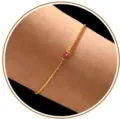 Bracelet de naissance dore avec une elegante pierre rose rectangulaire pour femme. - Juillet - Or