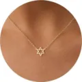Elegante vergoldete Davidstern-Halskette, zarte Kette geometrischer Choker fuer Damen. - Hexagramm-Stil / Gold