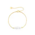 Vergulde kettingarmband met drie elegante witte parels en een delicate verlengingsketting. - Stijl 7 / Goud