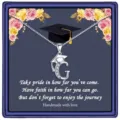Collier de lettre G de remise des diplômes en acier inoxydable, cadeau élégant pour femmes. - Style Lettre G (Avec Carte) / Acier