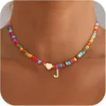 Collana girocollo con perline colorate iniziale J, stile bohémien alla moda per donne. - Lettera J / Lettera Svuotata Cuore / Oro
