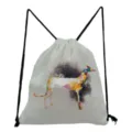 Detailansicht des weißen Kordelzug-Rucksacks mit bunten abstrakten Hunde-Kunstdruck und Kordeln. - Hunde-Druck Stil (sk4496)