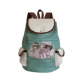 Nahaufnahme des süßen Rucksacks mit Krankenschwester-Druck, Stoffdetails und Cartoon-Grafiken. - sj4554