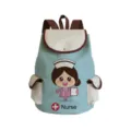Nahaufnahme des Canvas-Rucksacks mit niedlichem Krankenschwester-Druck und Seitentaschen. - sj4562