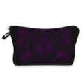 Detalle de bolsa de cosméticos con estampado de mandala morada, estuche ligero diario. - Estilo hz12382