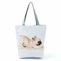Τσάντα tote με τύπωμα Γαλλικό Μπουλντόγκ, casual τσάντα ώμου μεγάλης χωρητικότητας. - Στυλ Τύπωμα Γαλλικό Μπουλντόγκ Που Κάθεται Στο Γρασίδι (hl11647)