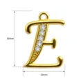 Fein detaillierter Buchstabe E Anhänger in Gold mit funkelnden Zirkonia Steinen. - Buchstabe E (TC255-001-J)