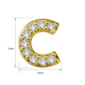 Gedetailleerd overzicht van de goudkleurige koperen letter C hanger, geplaveid met zirkonia. - Letter C Hanger (TC255-029-J)