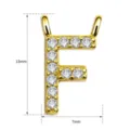 Nahaufnahme Detail des goldenen Buchstaben F Anhängers mit Zirkonia Steinen für DIY Schmuck. - Buchstabe F Anhänger (TC255-058-J) / 5 Stück / Gold