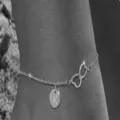 Cavigliera color argento con lettera K e delicata catenina a doppio cuore per donna. - Bracciale-Lettera A / Argento