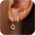 Set di orecchini con lettera Q dorata con zirconi scintillanti, orecchini eleganti donna. - Lettera Q