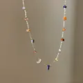 Dettaglio della collana girocollo con perline di pietra naturale colorata irregolare in stile coreano. - 15# Collana - Giunzione Mista Colorata