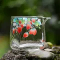 Caraffa da tè quadrata in vetro con motivo a fragola, tazza da tè resistente al calore. - Serie Fragola Tazza Quadrata Piccola / Diametro 9cm Altezza 7.5cm Capacità 190ml / Trasparente
