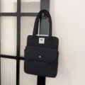 Schwarze gesteppte iPad-Tasche im koreanischen Stil und Handtasche für Laptop mit Vordertasche. - S / Schwarz