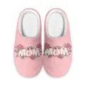 Gemütliche rosa Plüsch-Baumwollhausschuhe mit Muttertag-Blumenprints und MOM-Schriftzug. - 35 / MT-118 Stil