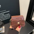 Brown crocodile pattern mini shoulder bag stylish chain crossbody lipstick pouch accessory - Coffee Color