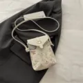 Borsa per cellulare ricamata stile cinese, borsa a tracolla leggera, design chic. - Bianco