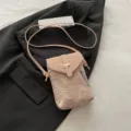 Chic borsa a tracolla per telefono rosa ricamata, mini borsa da donna in stile cinese. - Rosa