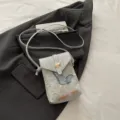 Borsa per cellulare ricamata in stile cinese, borsa a tracolla chic e leggera per le donne. - Argento