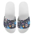 Sommersandalen flache Pantoletten mit buntem mexikanischem Totenkopf und Gitarren Muster. - 35 / Bunt Bedruckt (YZTW-034)