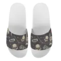 Modische flache Rock-Style-Hausschuhe mit Totenkopf und Gitarren-Druck, bequeme Freizeitschuhe. - 35 / Retro Rock Druckstil (YZTW-044)