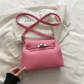 Sac à main bandoulière en cuir rose, élégant modèle rétro pour femme tendance au quotidien. - Rose