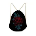 Zwarte trekkoord rugzak met rode roos en blauwe bladeren print, lichte casual dagtas. - Bloemen & planten-06