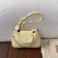 Borsa a spalla gialla sotto le braccia con cinturino intrecciato e catena donna - Giallo