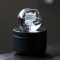 Minimalistische kristallen bol dekselsteun met draak, kung fu thee accessoire hoofdafbeelding - Kristallen dekselhouder met geluksdraak / Transparant