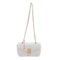 Weisse gesteppte Umhaengetasche fuer Damen, elegante Schultertasche mit Goldkette und Schloss. - Weiß